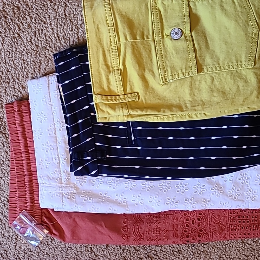 Make me an offer!!  Bundle Women's Faded Glory Shorts
